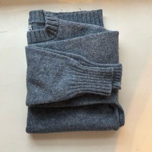 Cable knitwear hand-fashioned 100% virgin wool women’s crewneck sweater vintage